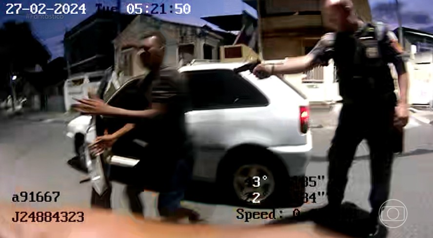 Imagens de câmeras corporais de PMs do Rio mostram abusos e dramas da ...