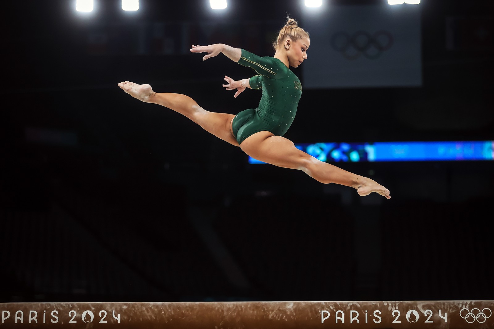 Rebeca Andrade x Simone Biles: compare notas na final por equipes na ...