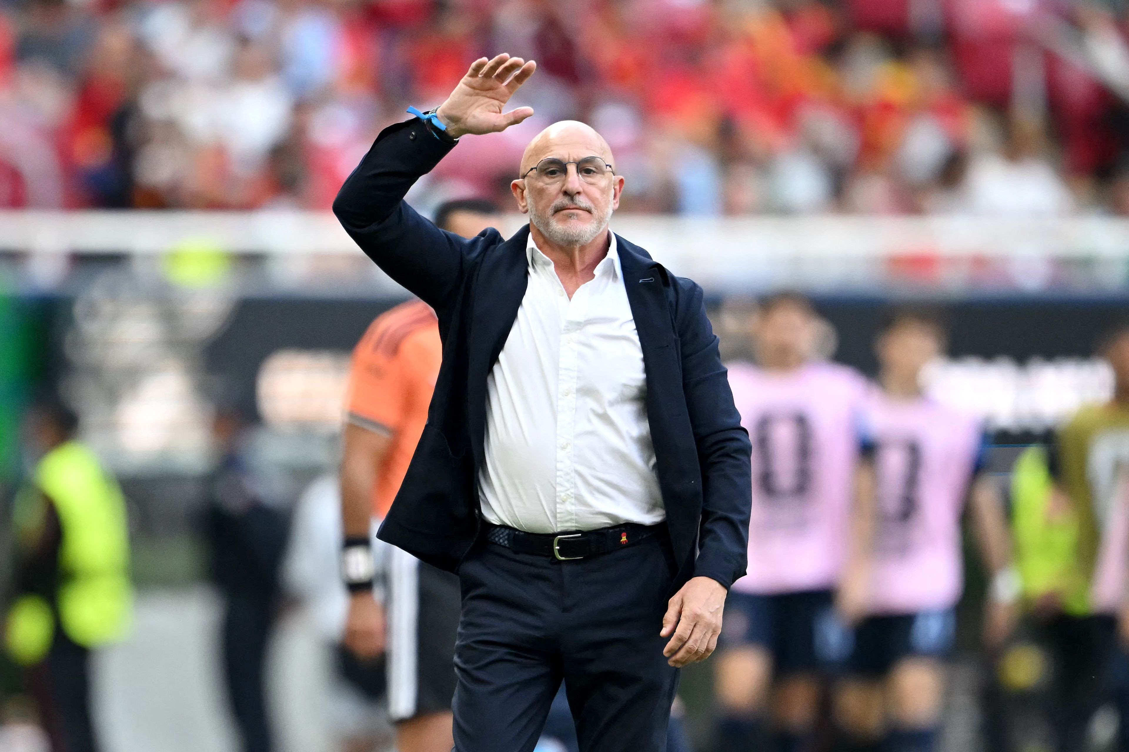 Treinador da Espanha exalta adaptação da seleção em vitória dura sobre o Uruguai: 'Time sempre responde'