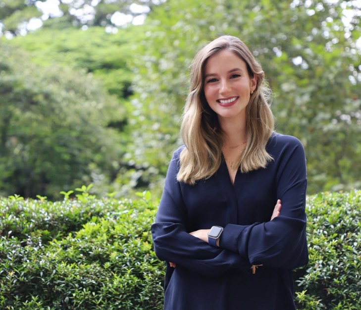 Brasileira se torna bilionária mais jovem do mundo 'self made', que criou sua própria fortuna