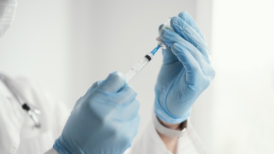 Herpes-zóster: novo imunizante contra a doença chega ao Brasil e impulsiona discussão sobre vacinação   