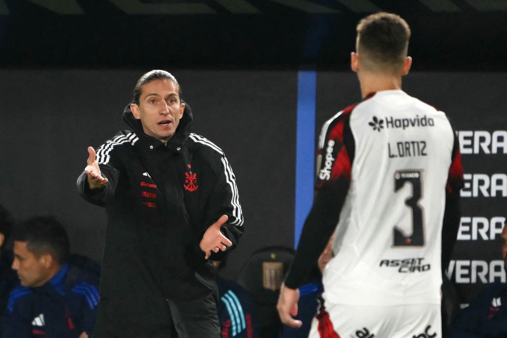 O técnico do Flamengo, Filipe Luís — Foto: Luis ROBAYO / AFP