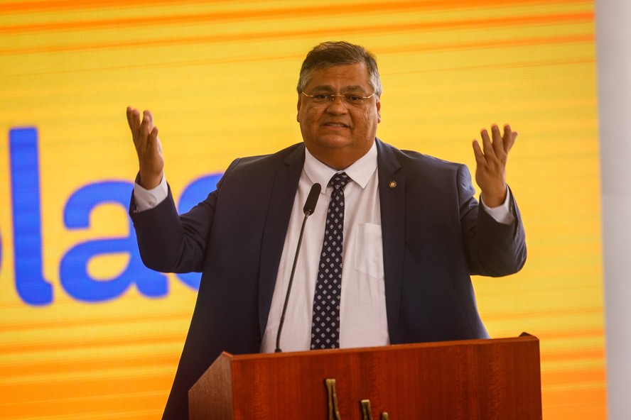 O ministro da Justiça, Flávio Dino, durante lançamento do pacote de medidas
