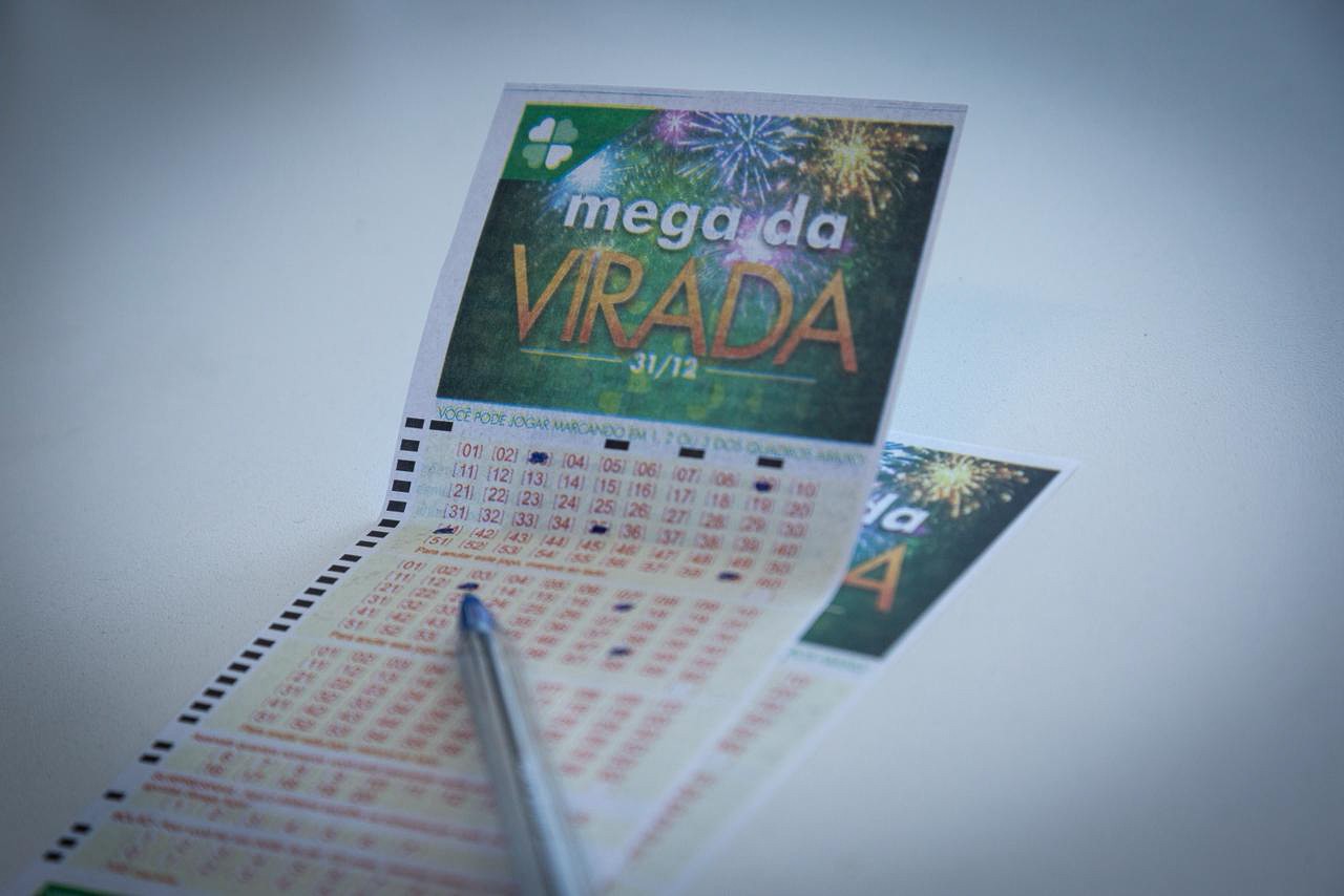 Mega da Virada 2025: quanto posso ganhar se acertar a quina ou a quadra?