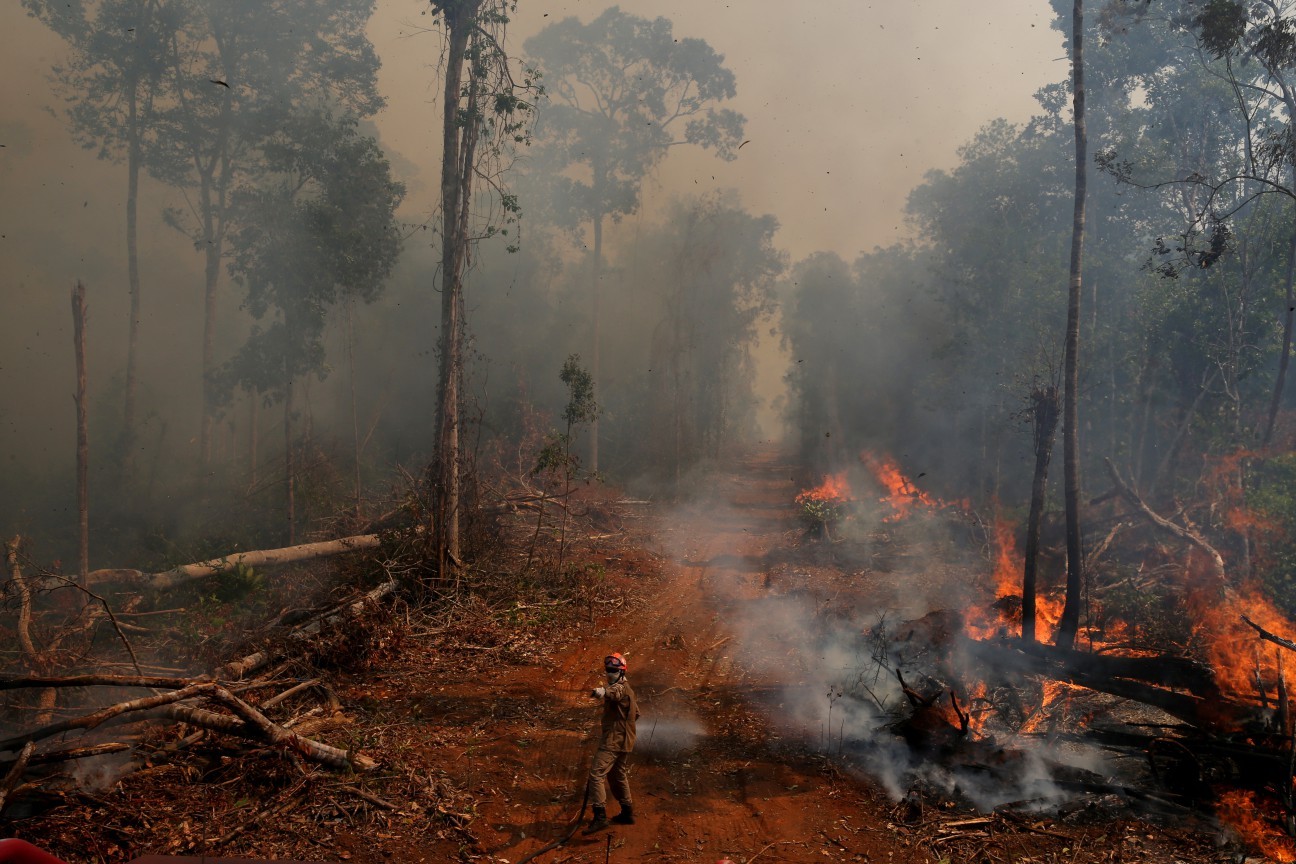 Fogo na floresta: 690 mil km²da área do bioma do Brasil se incendiou ao menos uma vez em 35 anosReuters