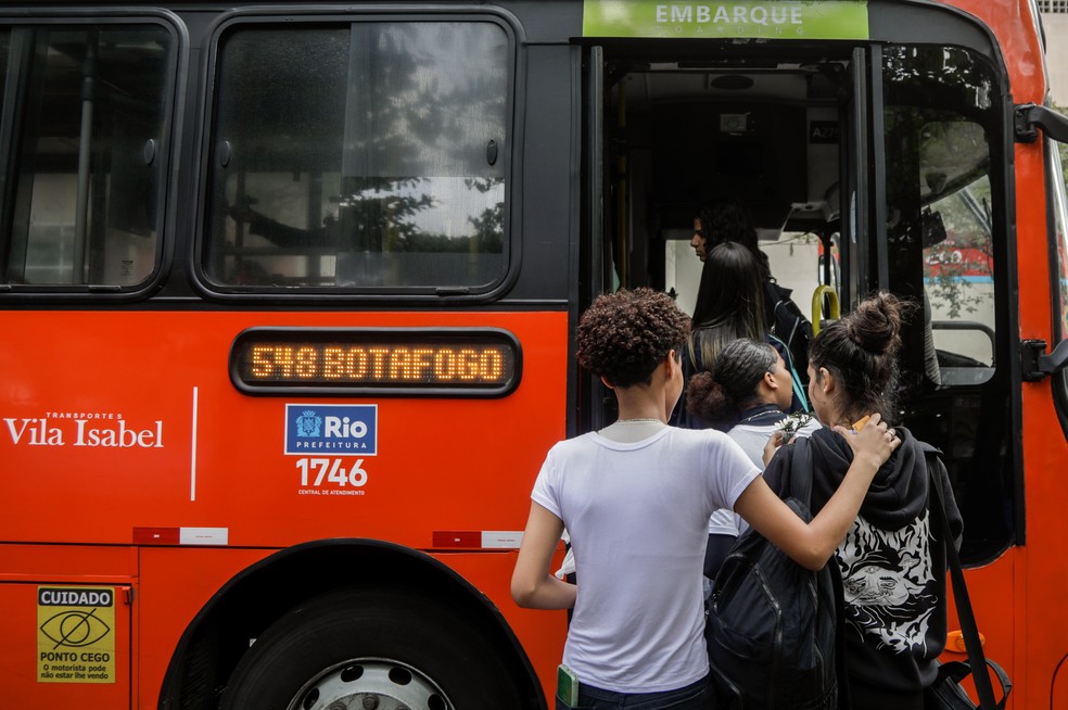 Operada pela Vila Isabel, linha 548 (Botafogo—Alvorada) deixou de circular após empresa ser lacrada pela prefeitura — Foto: Gabriel de Paiva / Agência O Globo / 09-07-2025