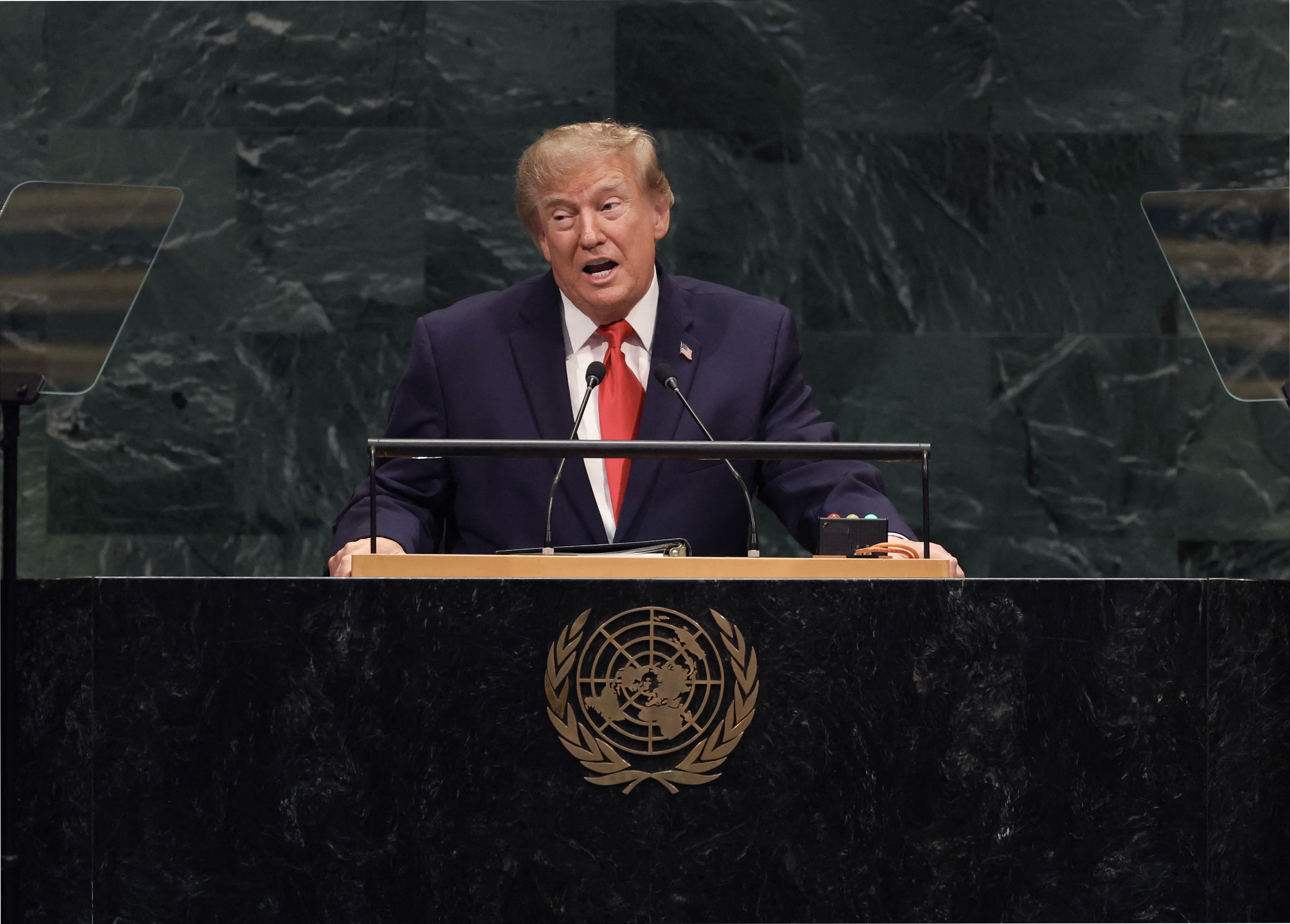 Trump ameaça intervenção militar e aniquilação do Irã na ONU