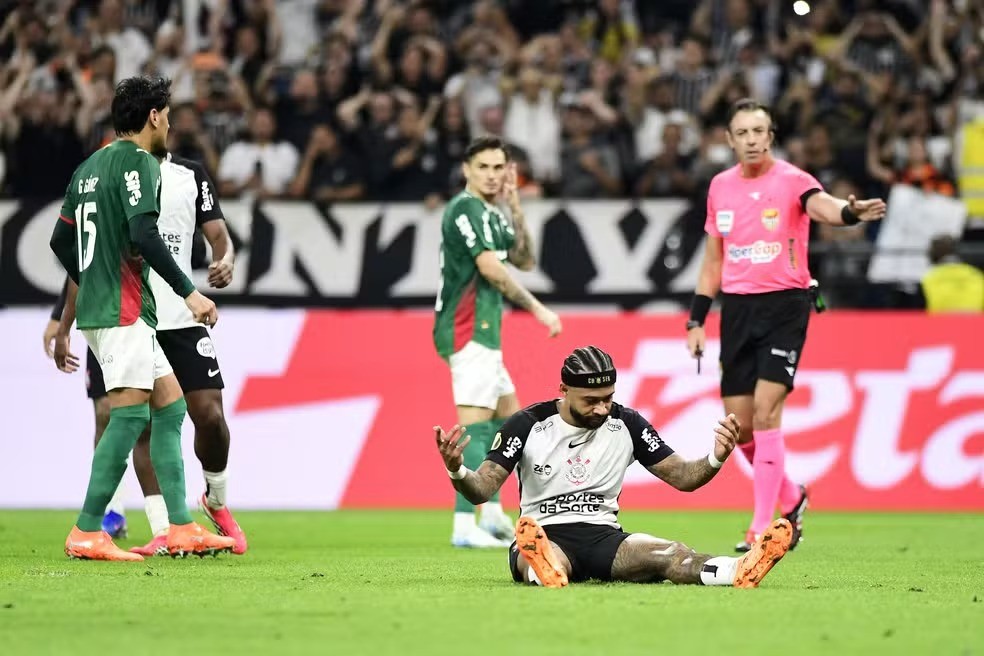 Audiência: Record vence a Globo com transmissão do clássico Corinthians ...