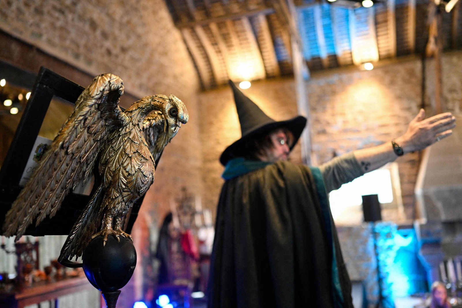 A atração turística, claramente inspirada nos livros e filmes da saga de Harry Potter, funcionou no castelo durante duas semanas entre outubro e novembro — Foto: Damien Meyer / AFP