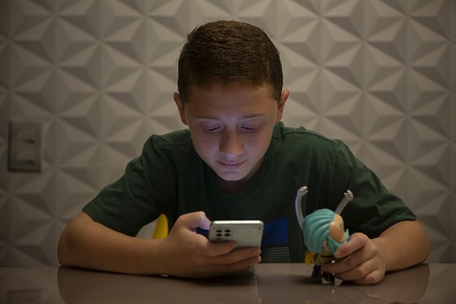 Bancos atraem crianças com plataformas customizadas: Pedro, de 13 anos, já tem conta bancária
