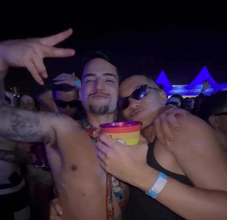 Brasileiros achados desacordados em piscina na Grécia fizeram chamada de vídeo com família 'minutos antes'; print vai ajudar investigação