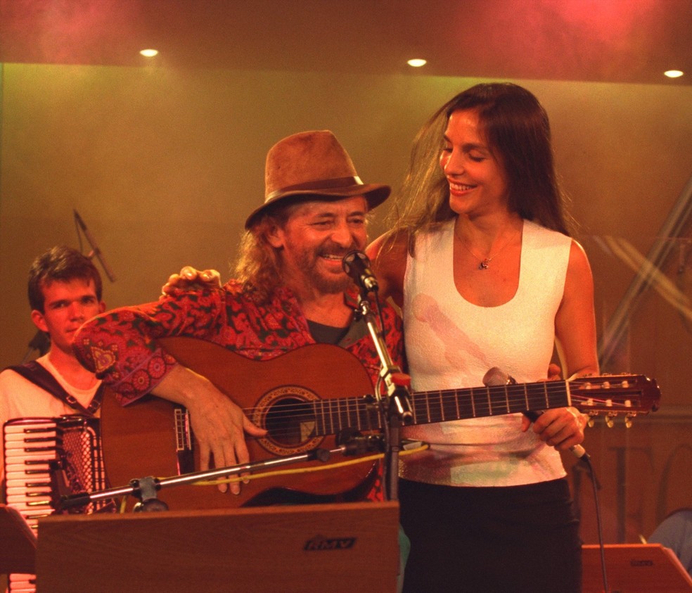 Geraldo Azevedo e Ivete Sangalo em gravação do CD "Casa do Forró", em 1998 — Foto: Simone Marinho