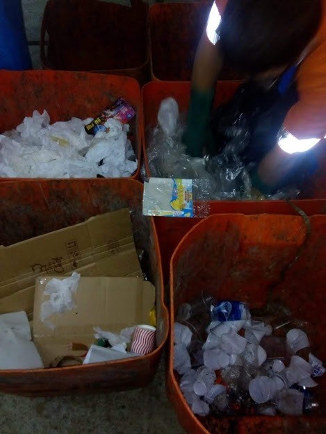 Quantidade de lixo doméstico tem diminuído em torno de 10% a cada semana desde o início de abril, segundo o Centro de PesquisaDivulgação
