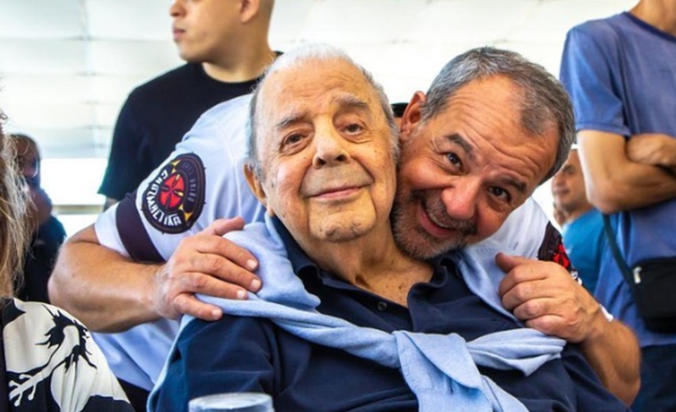 Sérgio Cabral pai e filho na feijoada da União Cruzmaltina — Foto: Reprodução/Instagram