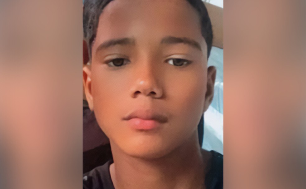 Yan Gabriel Marques, de 12 anos, morreu baleado — Foto: Reprodução TV Globo