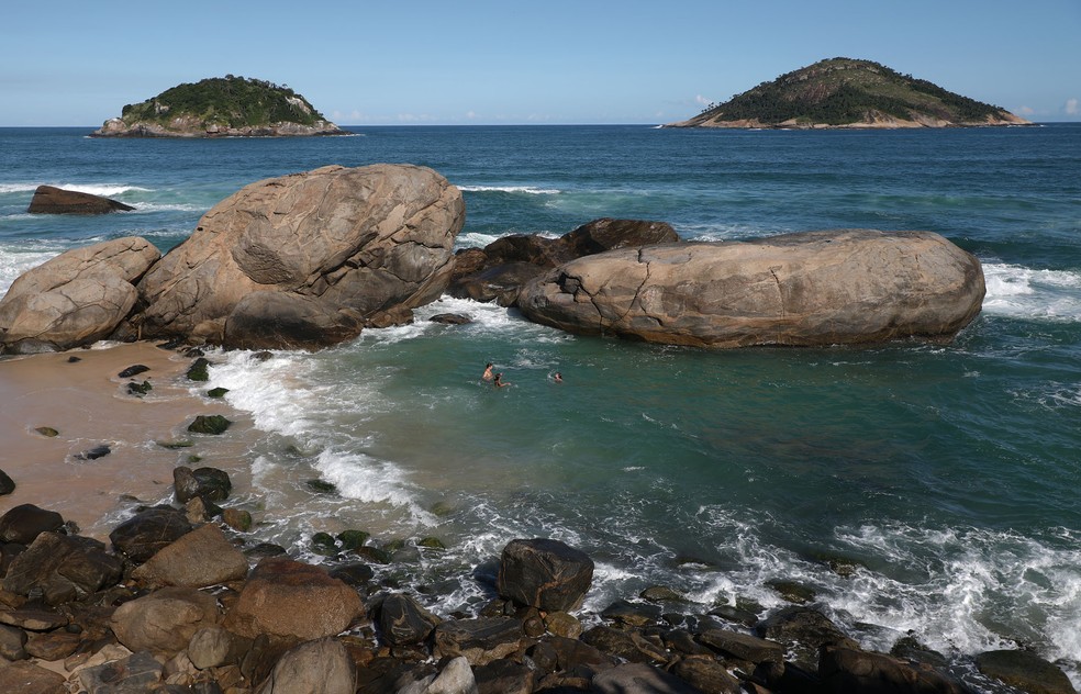 praia doabricó, no recreio, Énicaapraia ofcialmente dedicada ao naturismo na cidade -foto: fabio motta