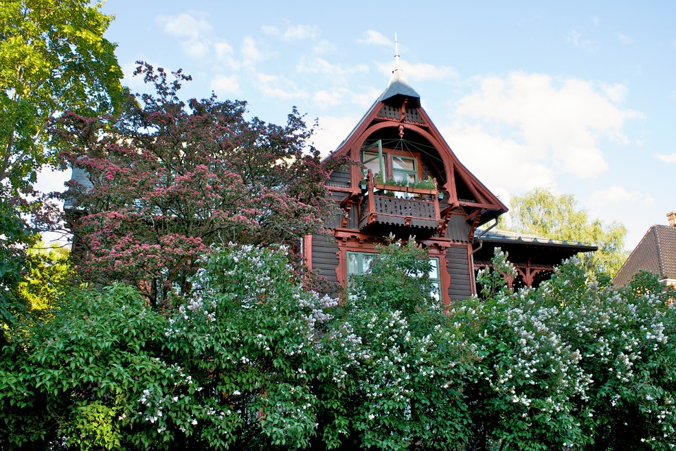 A casa na rua Thomas Heftyes, num bairro nobre de Oslo, onde foi gravado o filme'Valor sentimental' — Foto: Reprodução / Wikimedia Commons