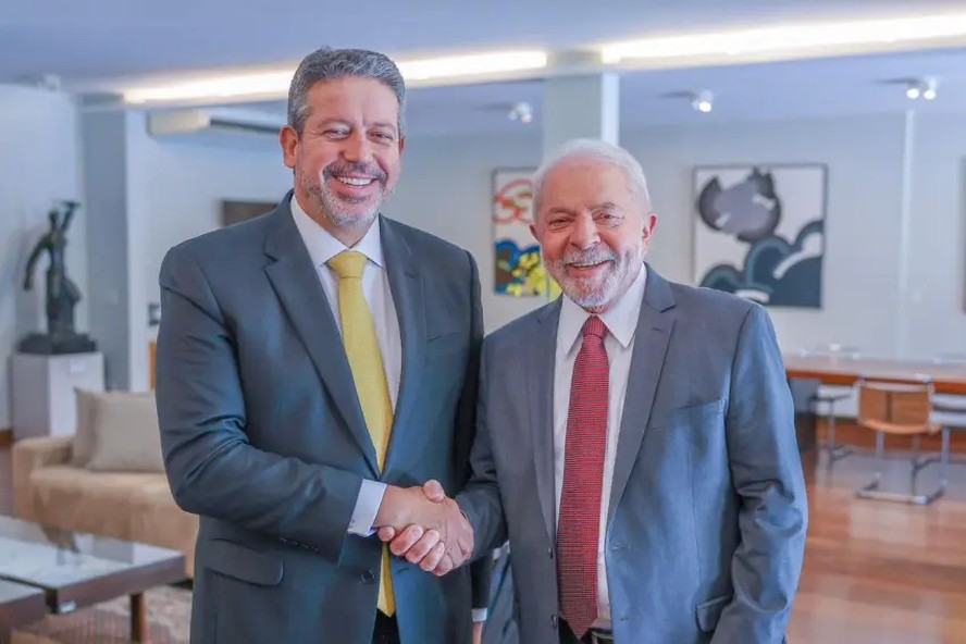 Arthur Lira e Lula se encontram em Brasília após a eleição presidencial