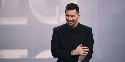 Messi amplia vantagem sobre CR7 em títulos de melhor do mundo; veja ranking  - Folha PE