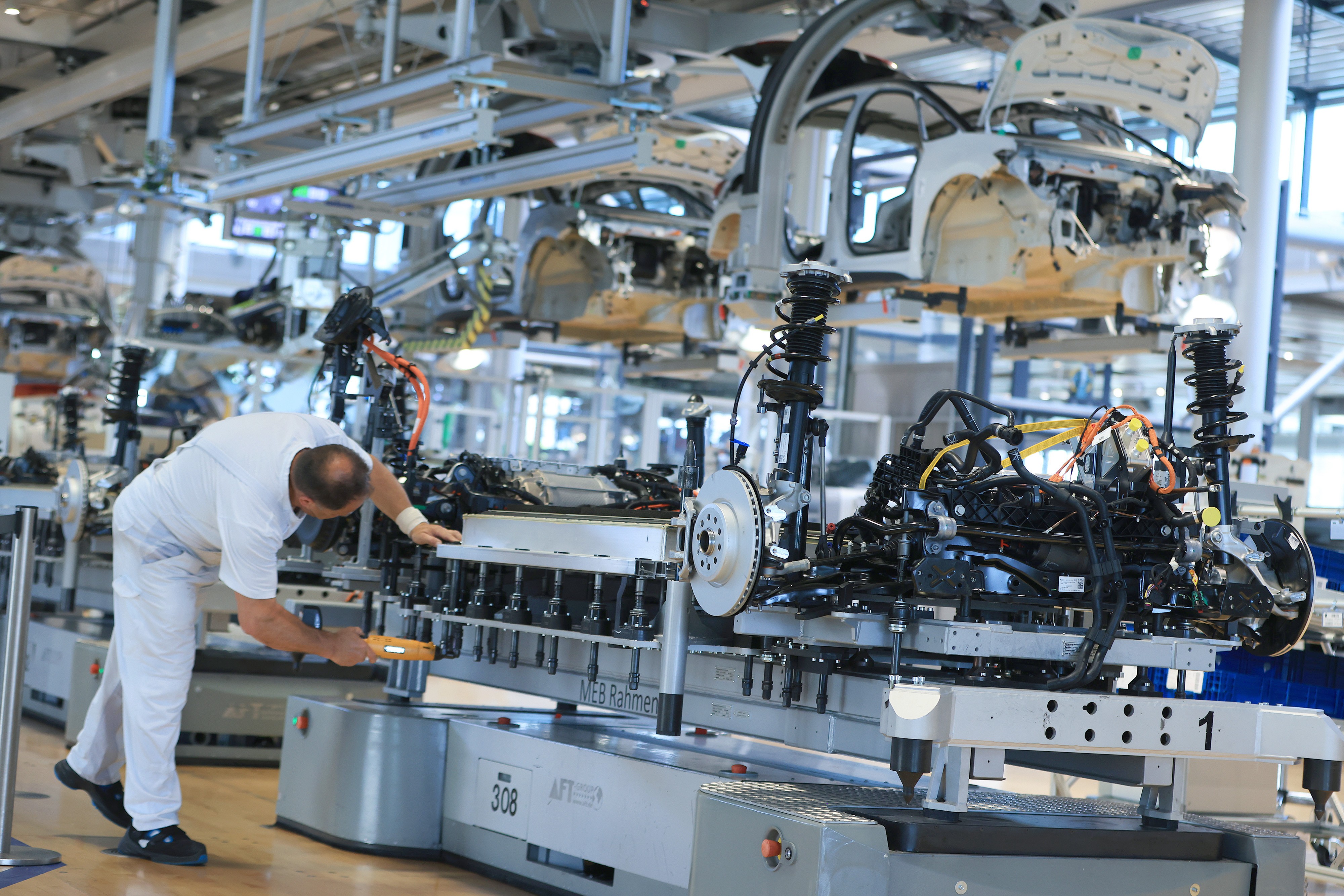 Produção industrial cresce 0,9% em fevereiro, segunda taxa positiva consecutiva