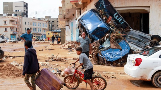 Líbia teme 'epidemia' em razão dos cadáveres após ciclone; número de mortos chega a 11 mil