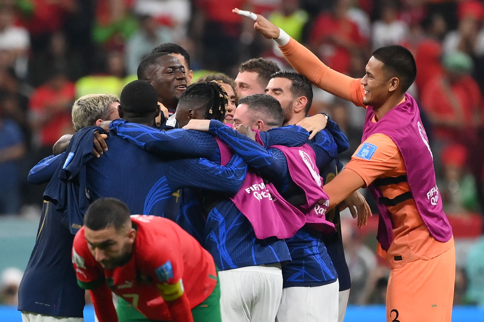 Jogadores da França comemoram a classificação para a final da Copa  — Foto: FRANCK FIFE / AFP