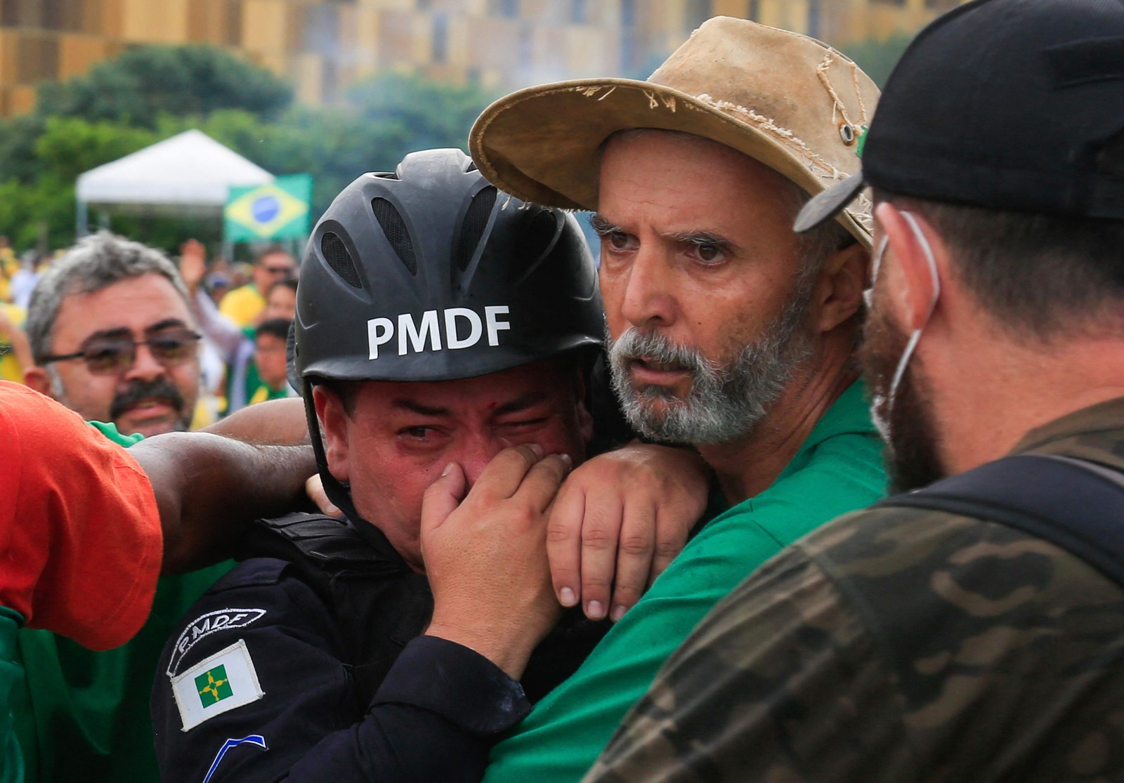 Policiais militares do Distrito Federal foram coniventes com invasão de golpistas apoiadores do ex-presidente Jair Bolsonaro — Foto: Sergio Lima/AFP