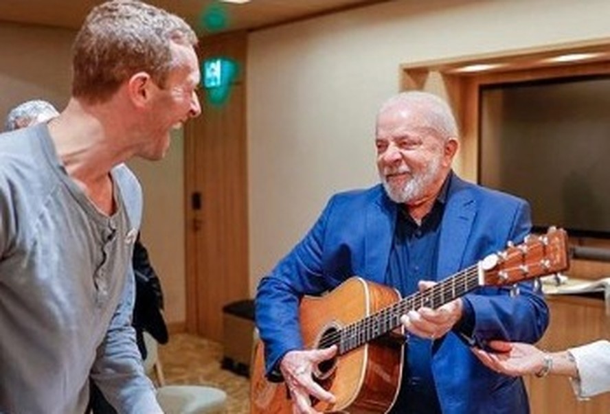 Vocalista da banda Coldplay, Chris Martin, com presidente Lula