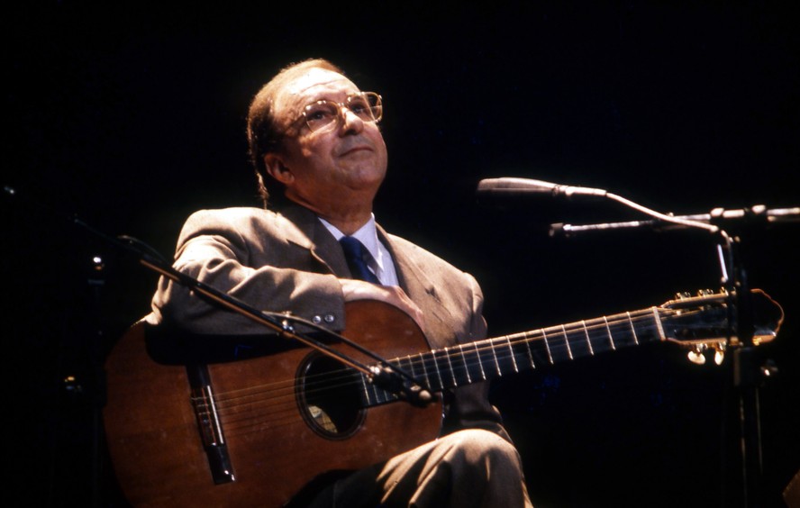 O cantor e compositor João Gilberto