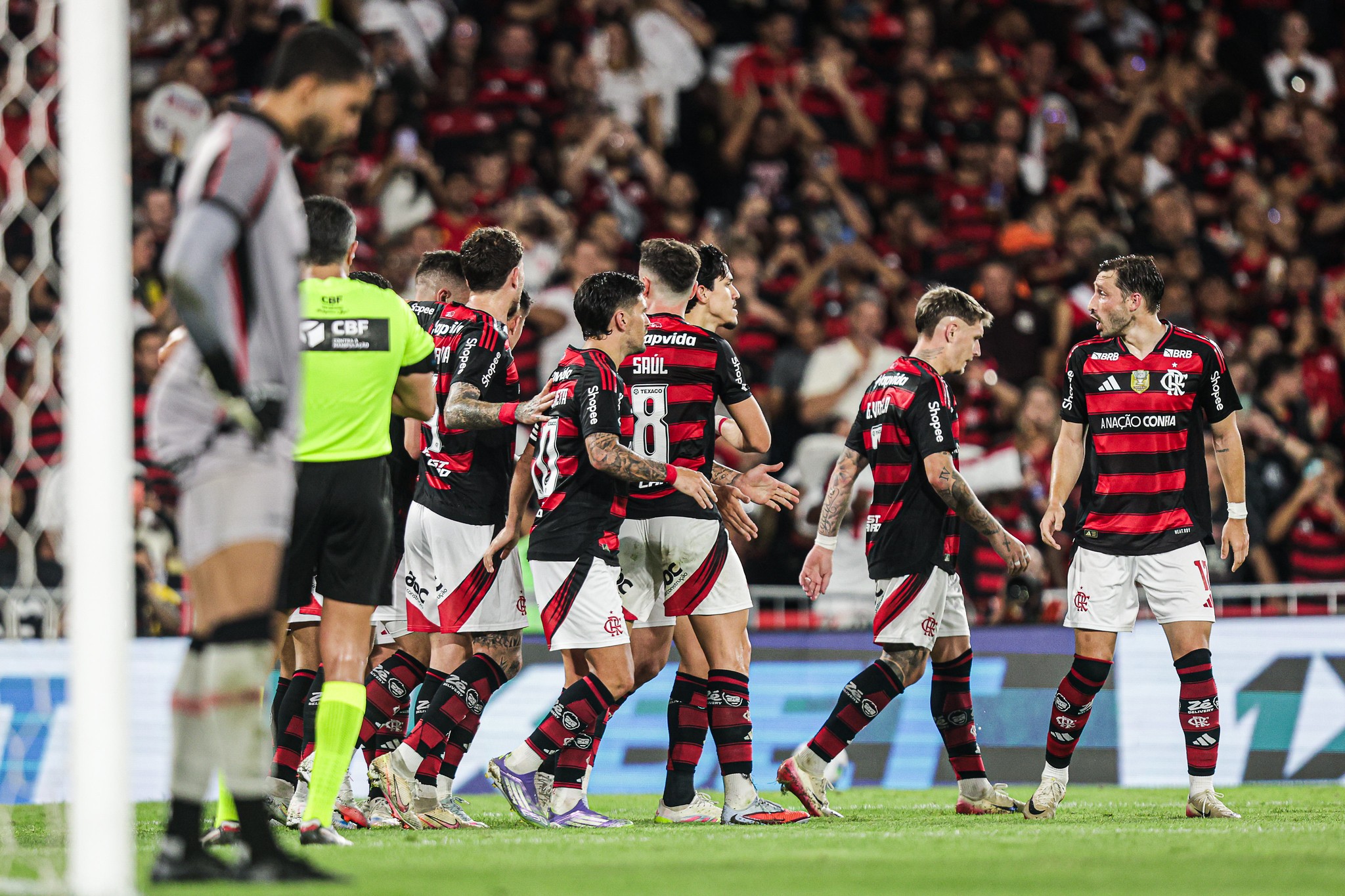 Imprensa internacional repercute goleada do Flamengo contra o Vitória: 'Recital magnífico'
