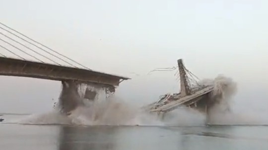 Ponte de R$ 1 bilhão desaba pela segunda vez em um ano, na Índia; vídeo o momento