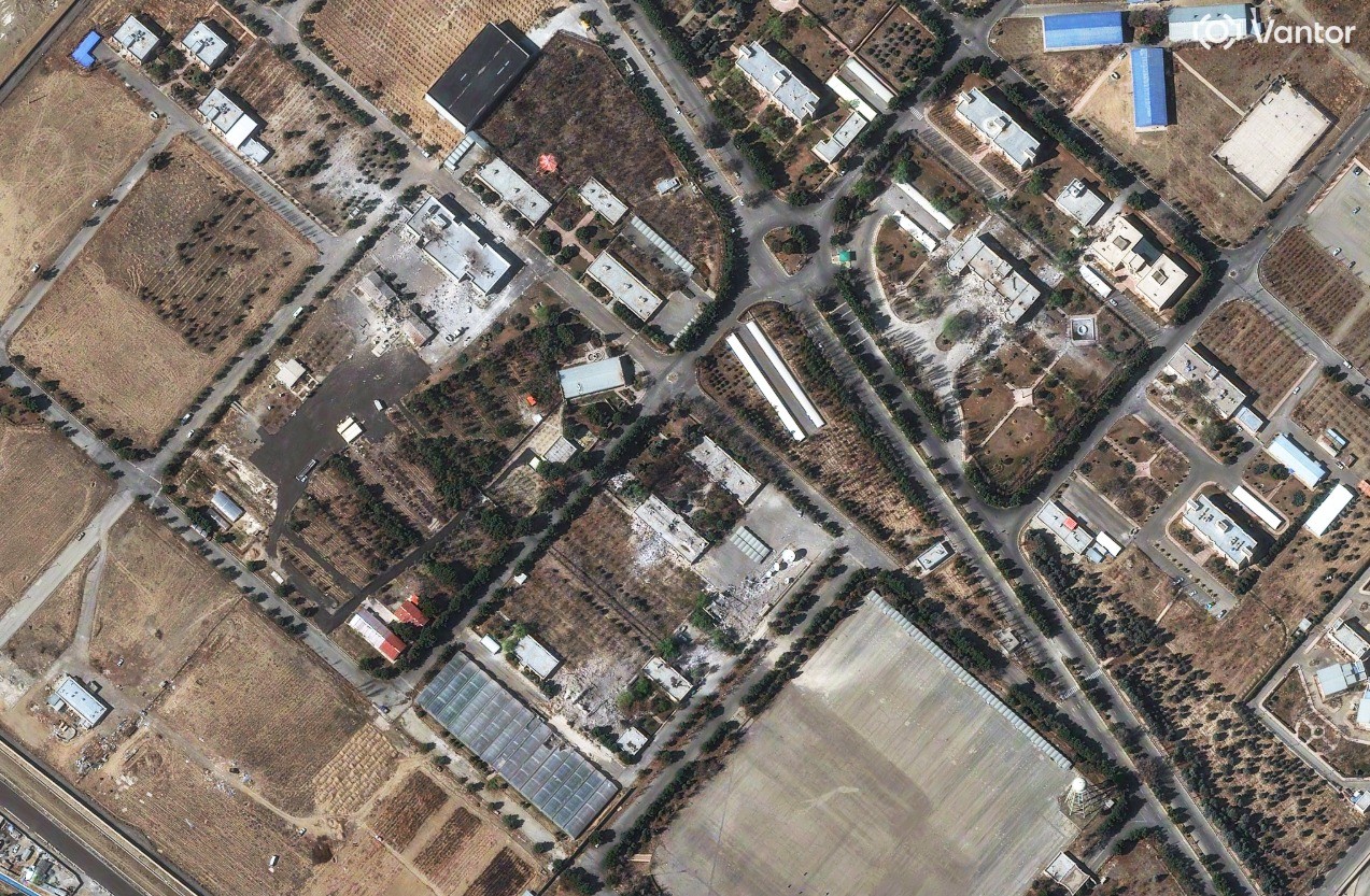 DEPOIS: em várias estruturas no quartel-general da Força Aeroespacial do Corpo da Guarda Revolucionária Islâmica (IRGC) — Foto: Reprodução/Redes Sociais/Vantor Tech