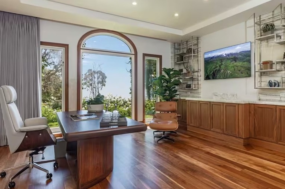 Um dos cômodos da antiga casa de Ricky Martin — Foto: Divulgação