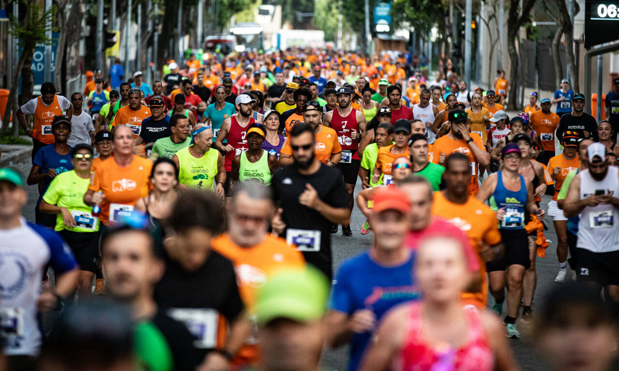 Maratona do Rio tem recorde, incentivo à vida saudável e até pedido de casamento