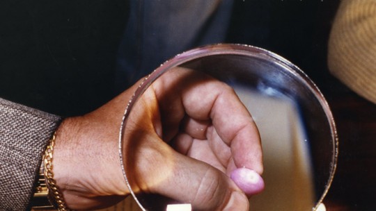O mistério das balas com cocaína à venda na porta de escolas no Brasil