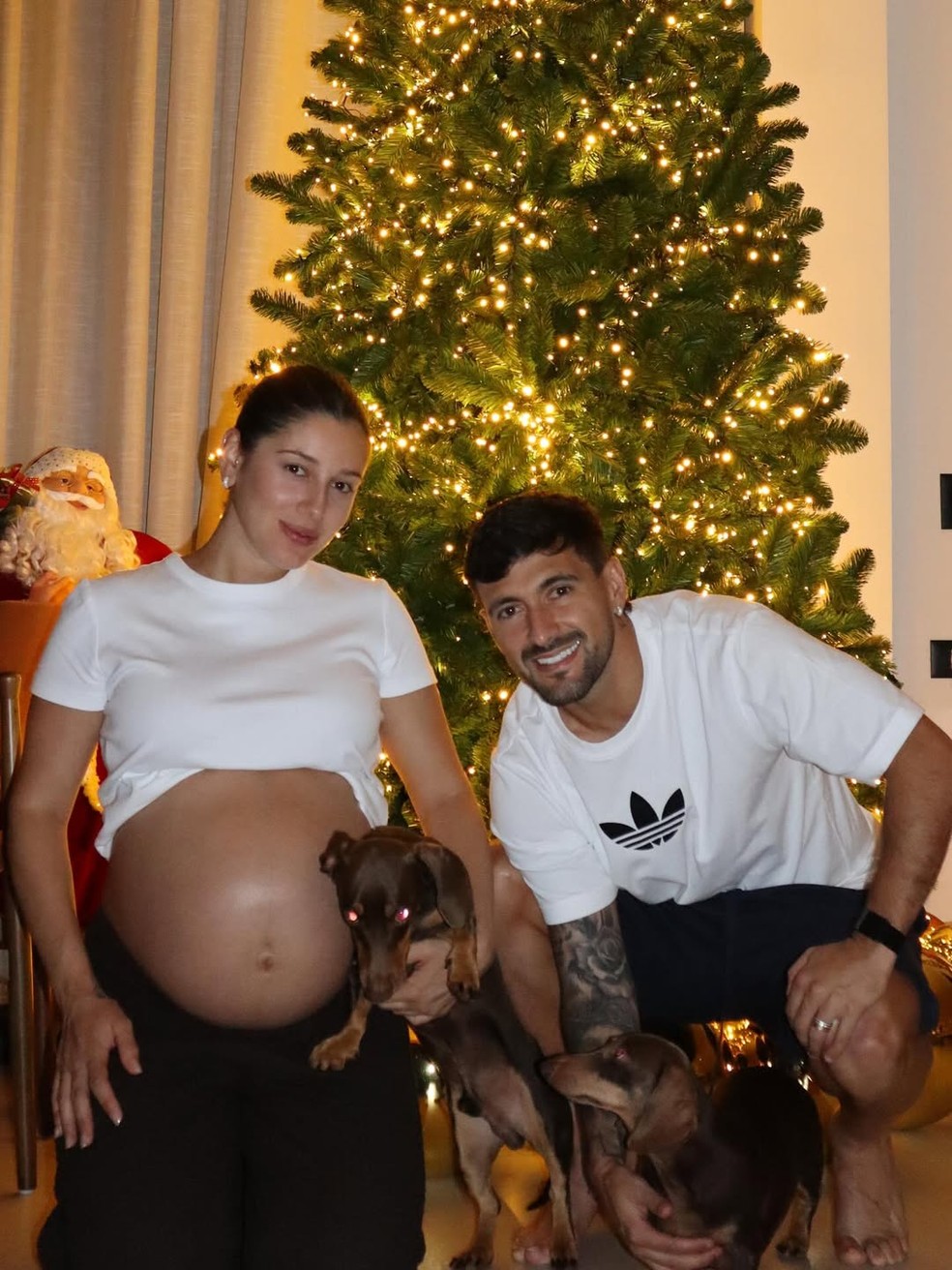 Footballer Giorgian de Arrascaeta and his wife, Camila Bastiani — Photo: Reproduction/Instagram/@bastianicamila