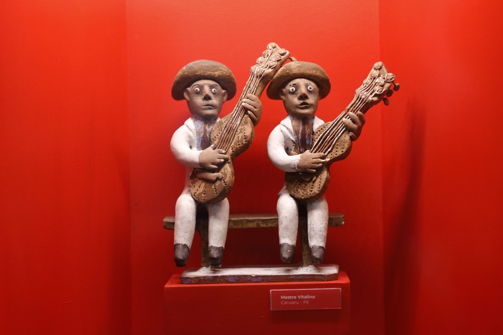 Obras de Mestre Vitalino que integram o acervo do Museu do Pontal — Foto: Custódio Coimbra
