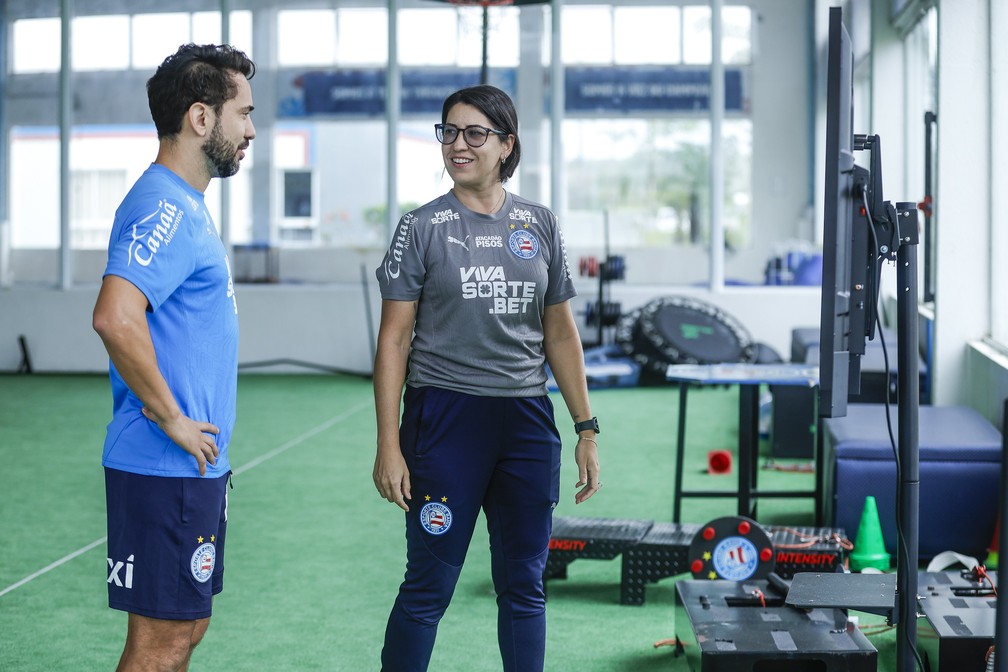 Everton Ribeiro em atividades no CT do Bahia — Foto: Rafael Rodrigues/Bahia