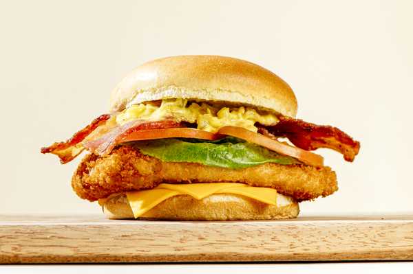T.T. Burger lança três delícias: bolinho de bacalhau, ticken bacon