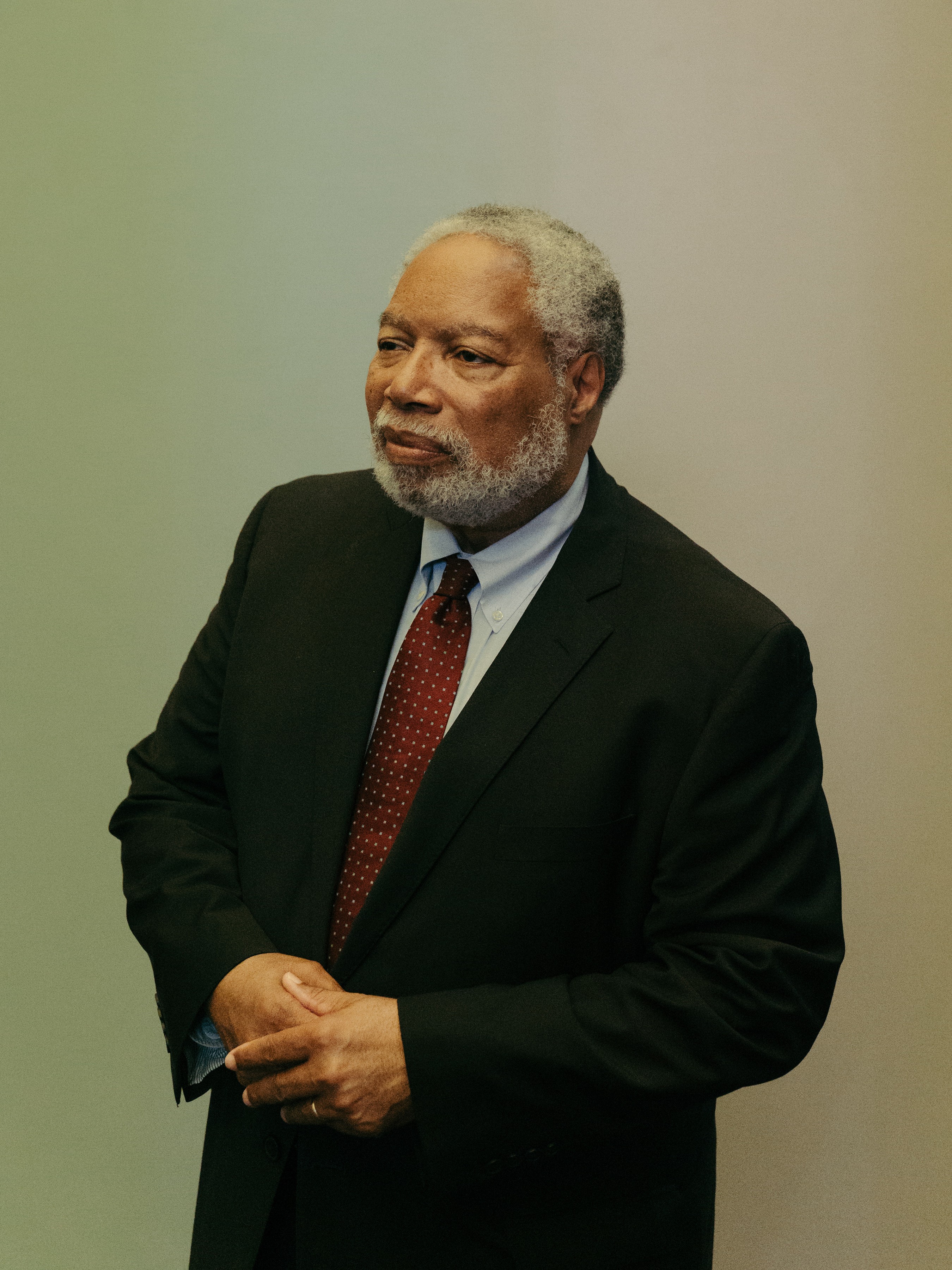 Secretário do Smithsonian anuncia saída do cargo em meio à pressão de Trump sobre como museus contam a história dos EUA