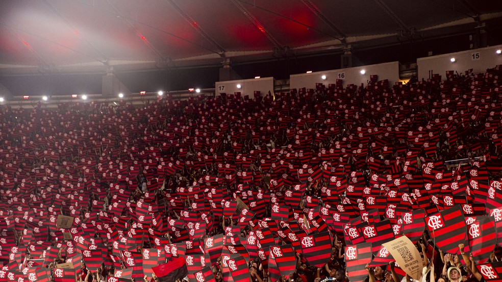 Thousands of Flamengo shields were produced for the party at the match that gave Flamengo the Brazilian title – Image: Adriano Fontes
