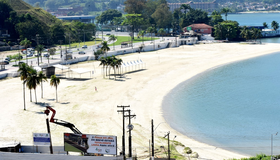 Angra dos Reis promete limpar a Praia do Anil até o final de 2024