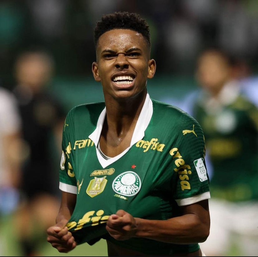 Estêvão, do Palmeiras, assume artilharia do Brasileirão e pode se tornar atleta mais jovem a ser goleador da competição