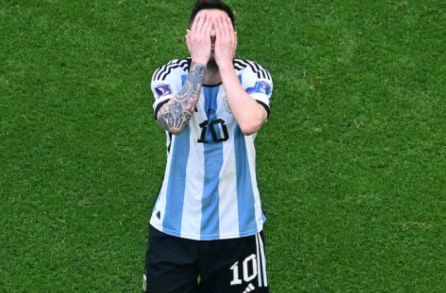 Lionel Messi durante a estreia na Copa do Mundo