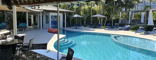 Conheça casa luxuosa do ex-jogador de futebol Emerson Sheik — Foto: Reprodução Cleber Rodrigues
