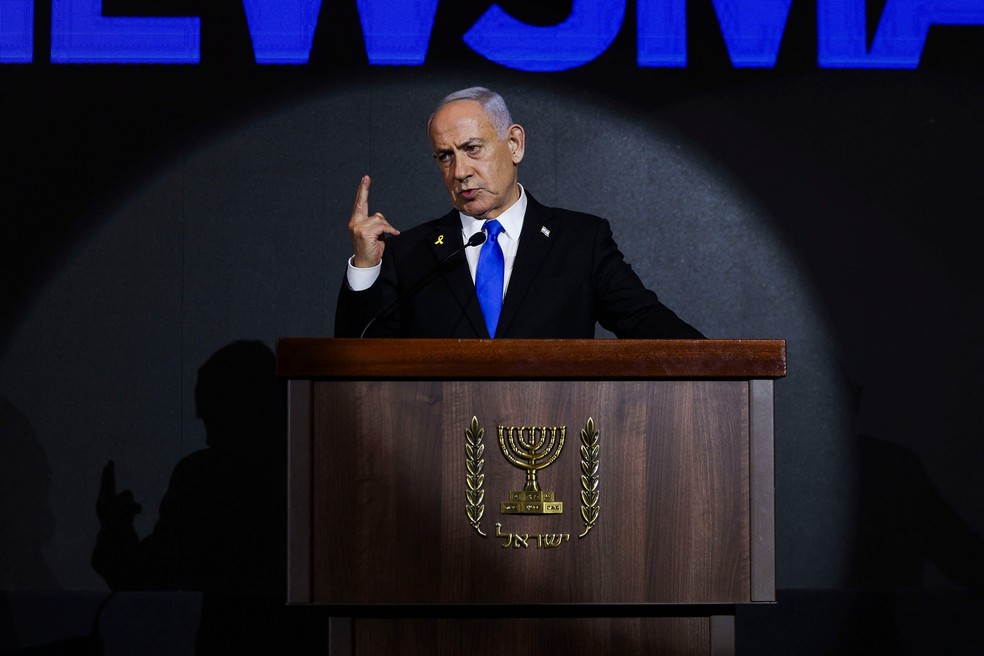Primeiro-ministro de Israel, Benhamin Netanyahu, durante discurso em Jerusalém — Foto: Ronen Zvulun / POOL / AFP