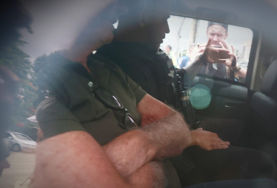 Bolsonaro é levado para fazer novos exames em hospital de Brasília