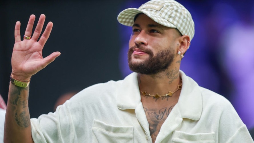 Pai de Neymar exige 'pelo menos o mesmo salário de Messi' para filho  assinar com Chicago Fire, da MLS, diz jornal