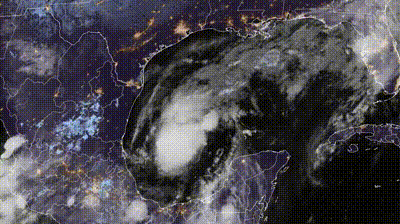 Tempestade tropical Isaías deve virar furacão e ameaça costa do Golfo dos EUA