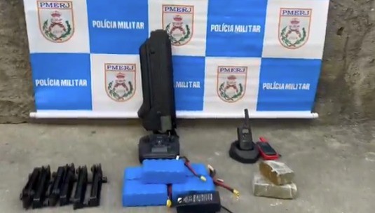 De fuzil antidrones a treinamento de traficantes na Ucrânia; relembre como os drones começaram a ser usados no Rio por criminosos - QTU Questões do Universo
